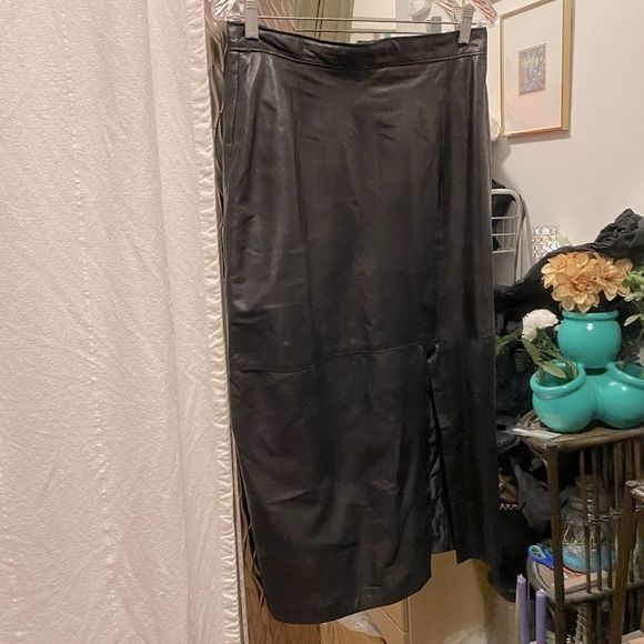 𝅺genuine Soft Leather Black Long Skirt With Front Side Slit   - Picture 3 of 9